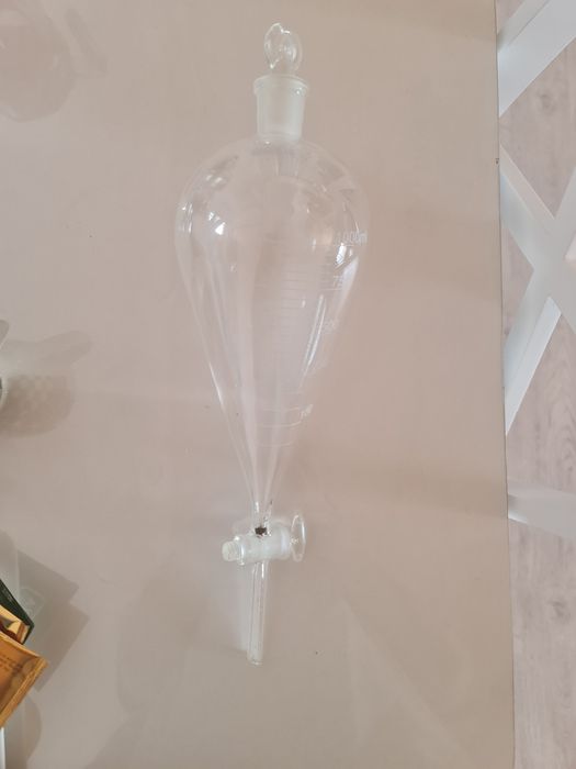 Продам делительнуб воронку 1000 мл