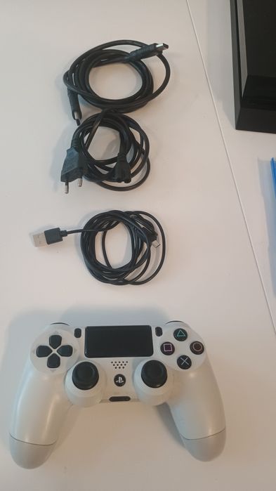 Vand PS4  perfect funcțional