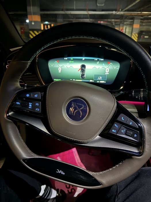 BYD HAN  2024 год .605 км