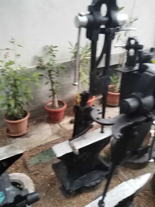 Menghina nicovala foarte vechi atelier fier forjat potcoave