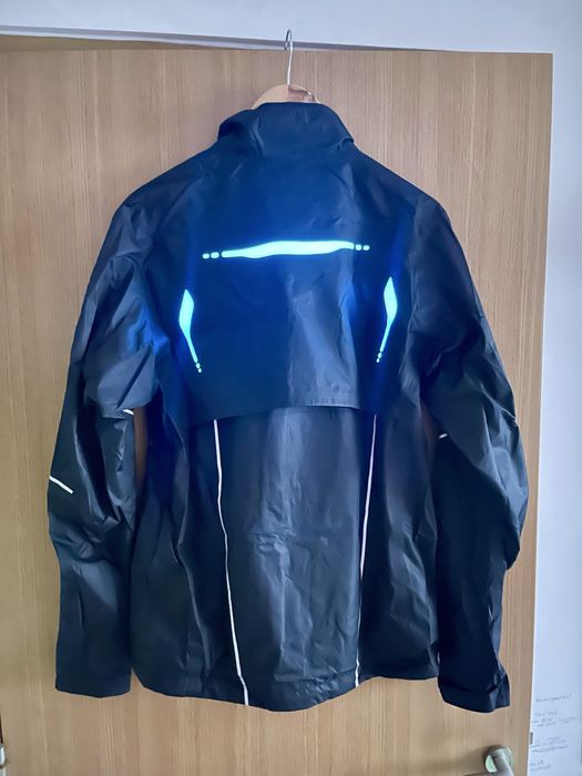 Jacheta alergare Nike cu lumini - M