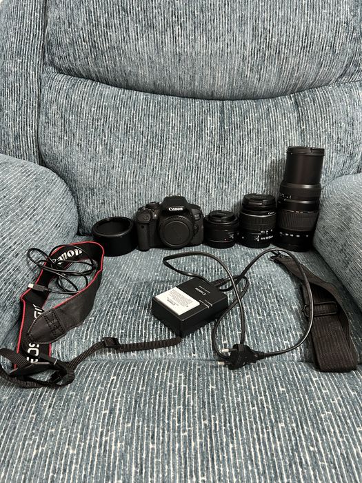 Canon 700D cu factura de achizite plus accesorii