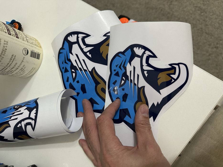 Наклейка ХК Барыс на авто.