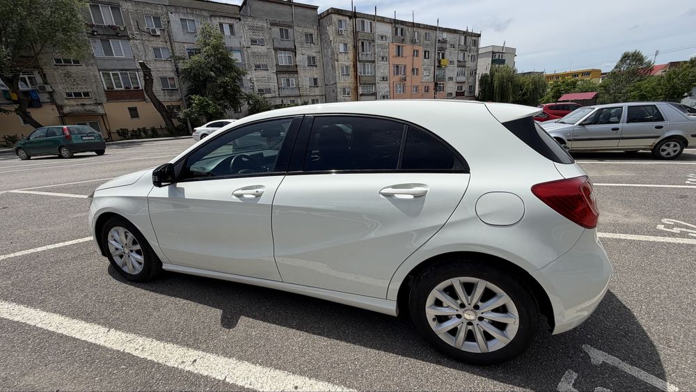 Vând Mercedes-Benz A 180, 122 cp