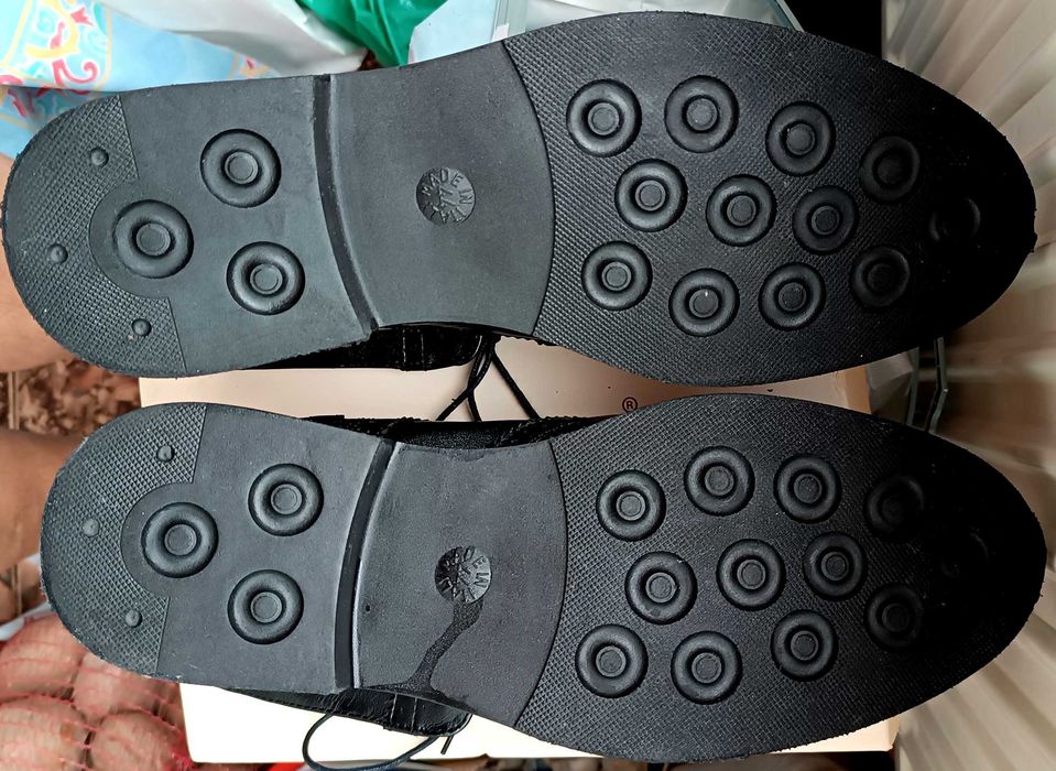 Bocanci cu inserții din piele naturală mărimea 44 made in ITALY