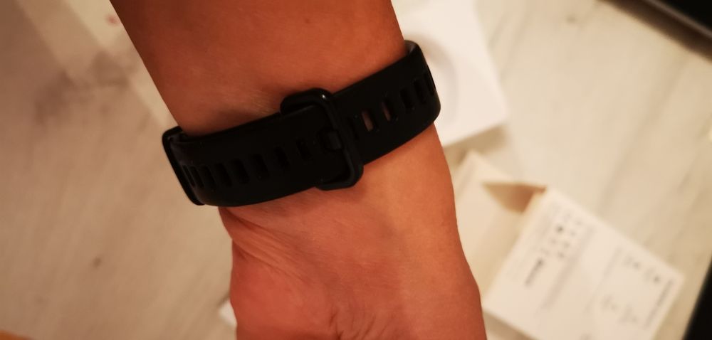 Смарт гривна Huawei Band 4