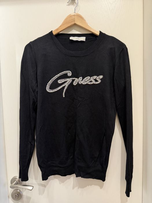 Рокля и пуловери на Guess