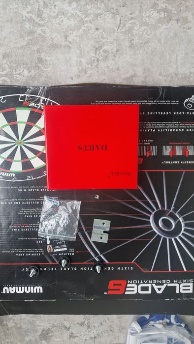 Tabla darts + 12 săgeți