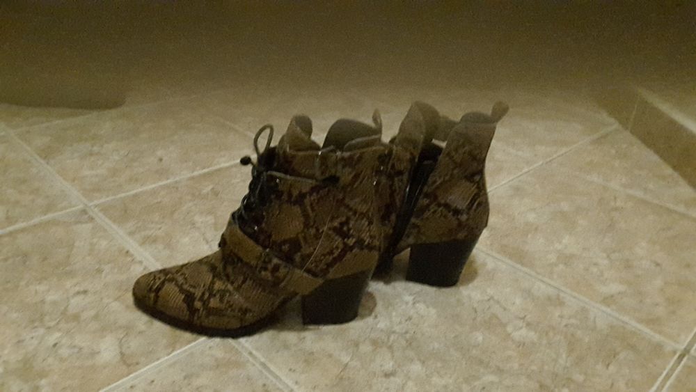 Дамски боти. Животински принт