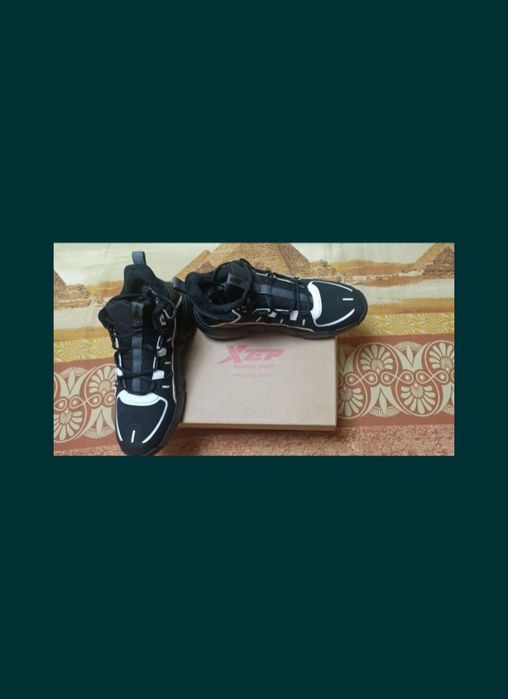 Продам зимние кроссовки