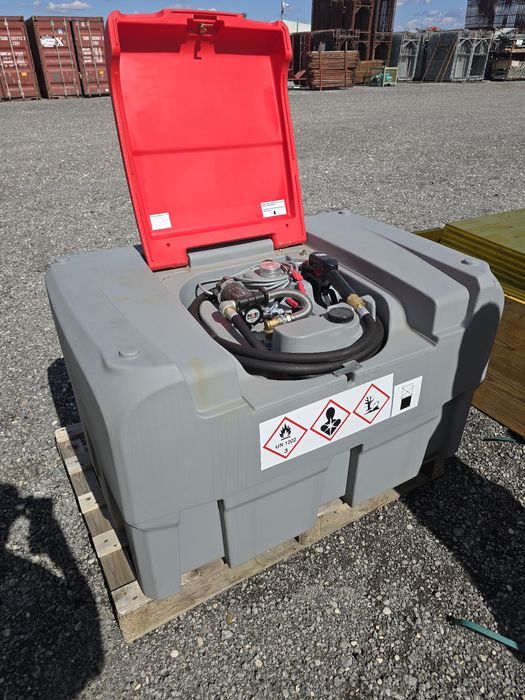 Цистерни  с  пистолет  за зареждане на гориво