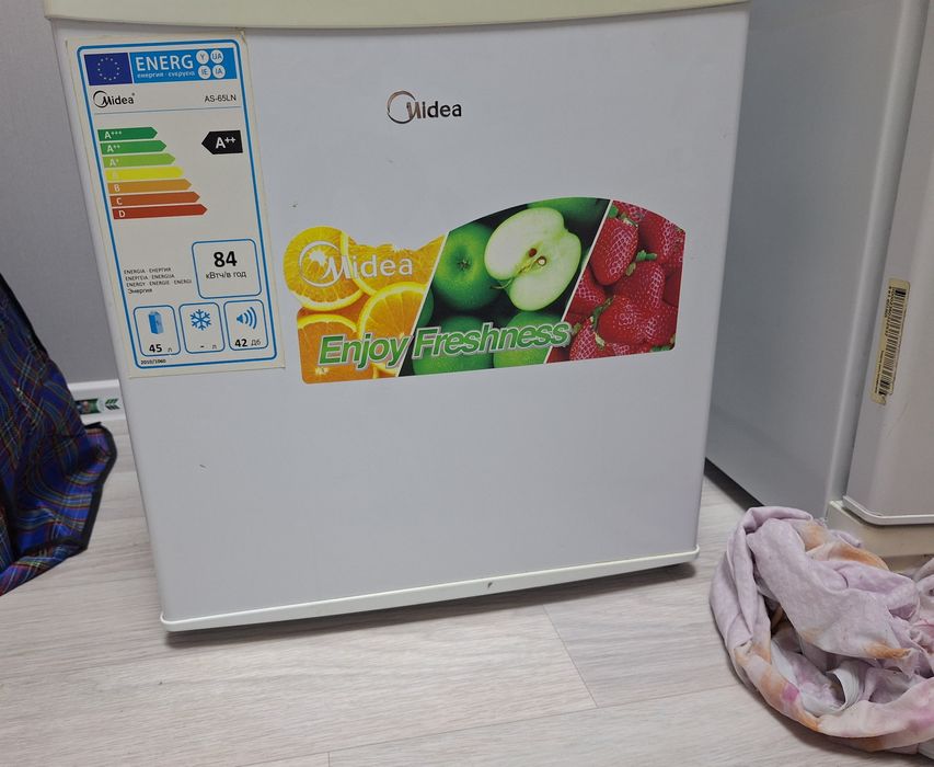 Продам Холодильник Мidea