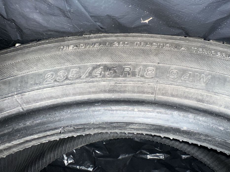 Продам шины срочно YOKOHAMA