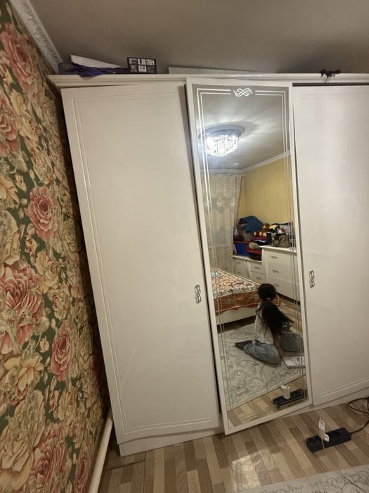 Продам спальный гарнитур