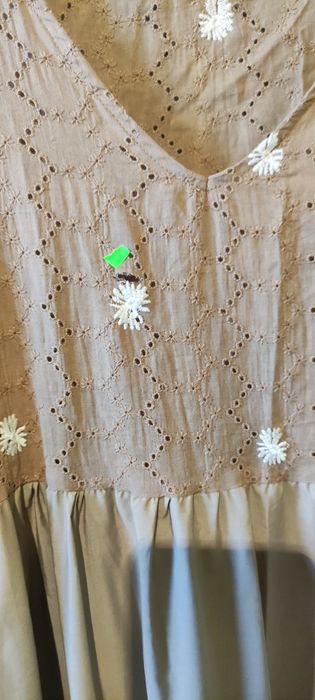 Дамска рокля с рязана дантела