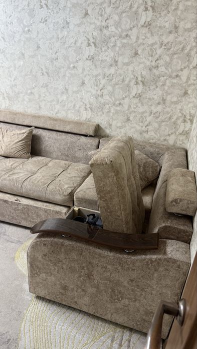 Продаётся угловой диван