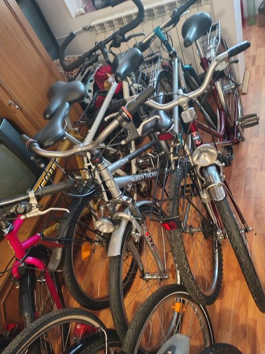 Vând biciclete mai multe modele