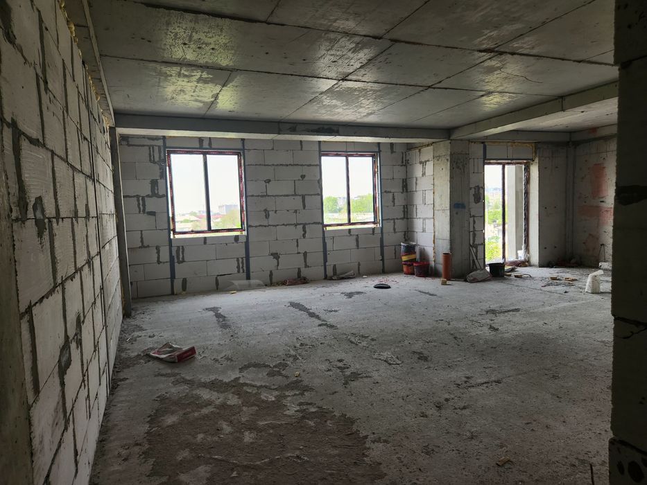 Янги Хаёт тумани 12 автобус саройи олдида