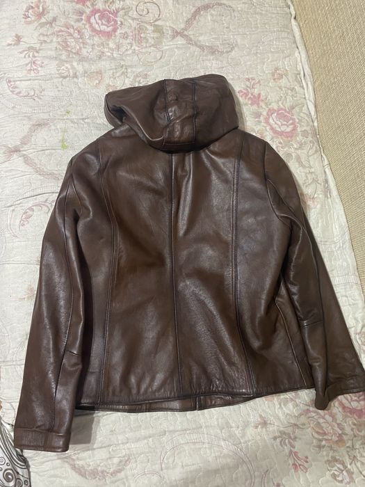 Продам женскую коженную куртку