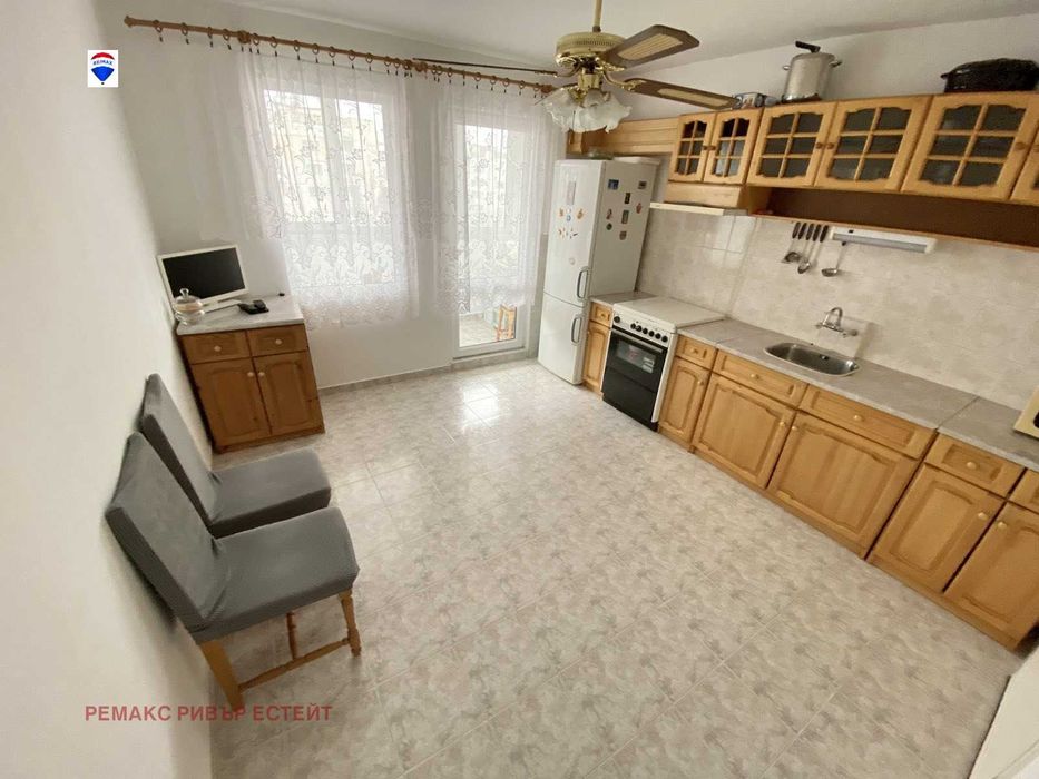 Продава се Тристаен апартамент в Русе, Дружба 3 - 93 кв.м за 1107 €/кв.м - Снимка #2