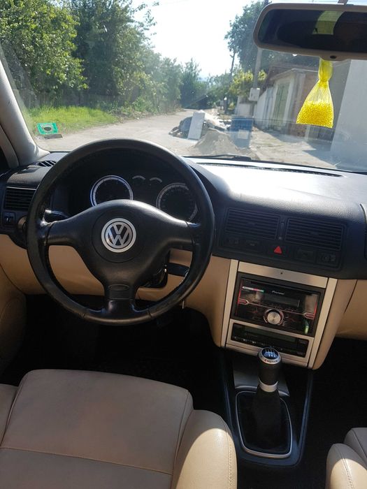 Продавам  Голф 4  арл    колата    не  се   продава   на части