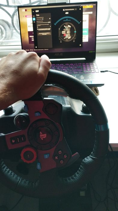 Logitech g29 с блоком педалей.