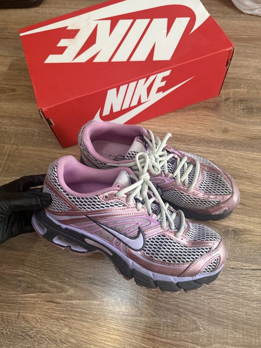 Продам кросовки в оригинале Nike в отличном состоянии