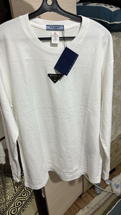 Мужской свитер от prada