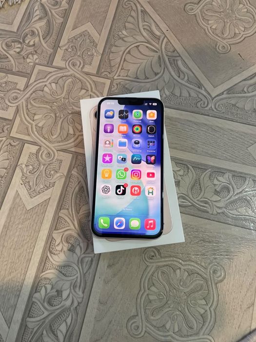 Iphone 13 сатылады акб 99 минус жок