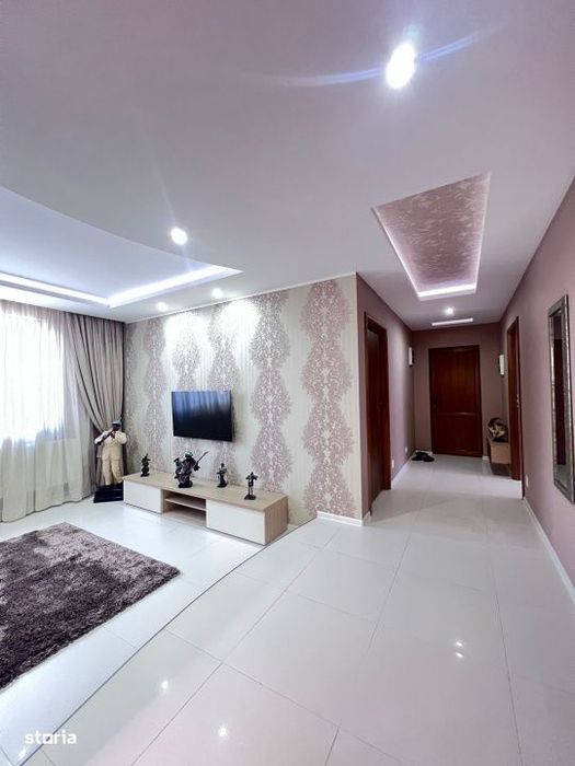 Vila Superba pentru 2 familii /9 Camere /Curte 721