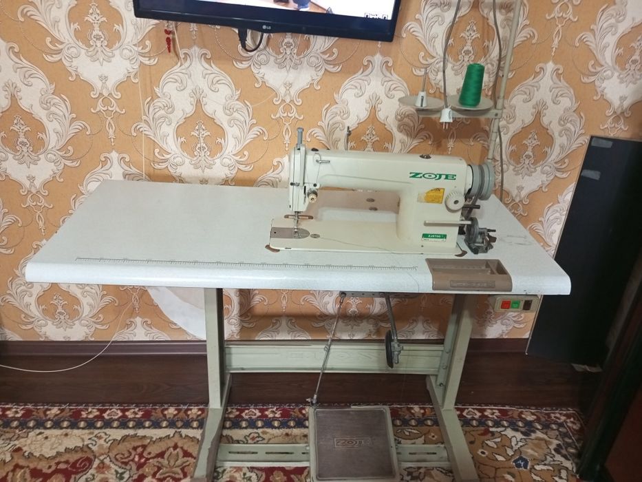 Zoje tikuv mashinasi