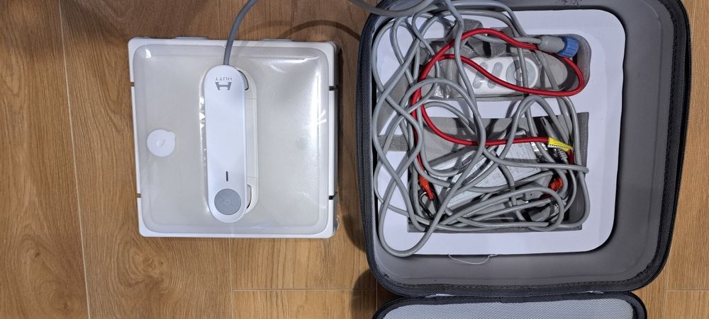 Робот за прозорци HUTT W9