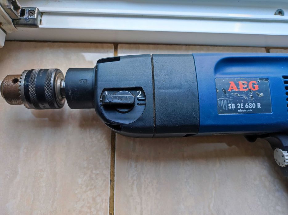 Bormasina AEG SB2E, 680 wati, de reparat