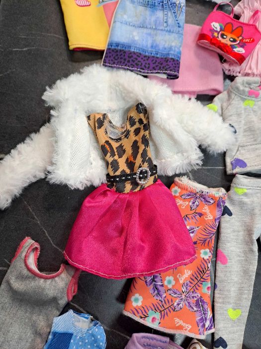 Lot haine si incaltaminte Barbie