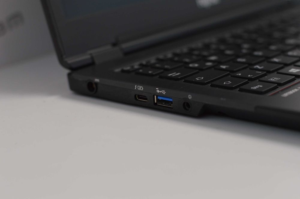 Fujitsu LifeBook U729 - 12.5" - FULL HD / i5-8265U / 8GB RAM/256GB SSD