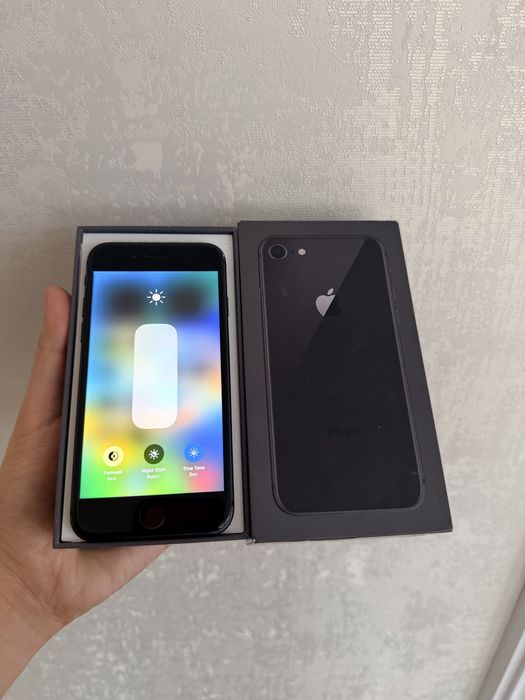 IPhone 8/64Gb - В отличном состоянии