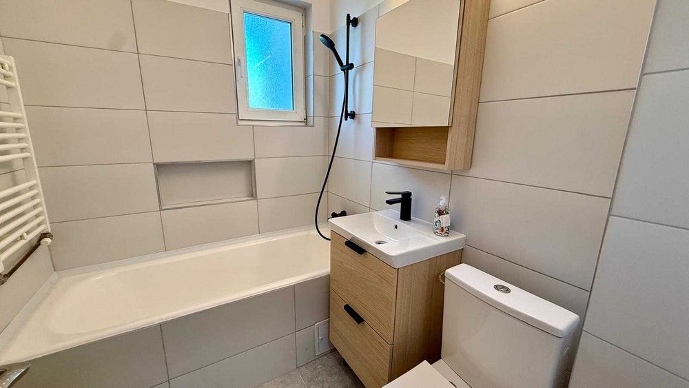 Proprietar închiriez apartament 2 camere zona Podu Roș, totul nou, prima chirie dupa renovare completa