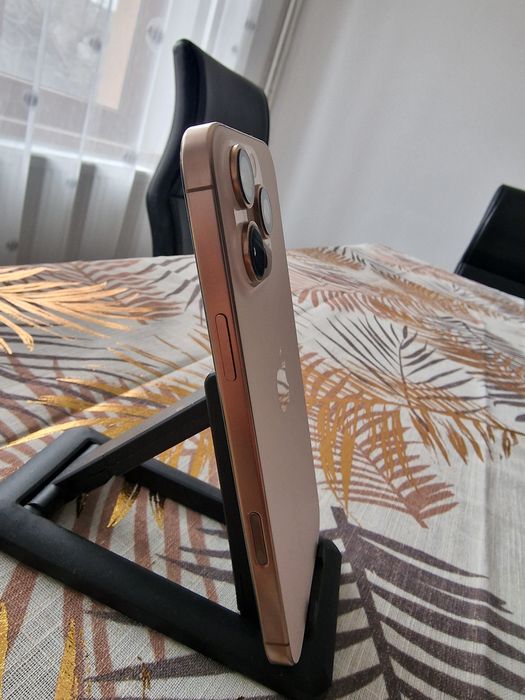 Vând iPhone 16 Pro Max  Desert Titanium, 256 GB