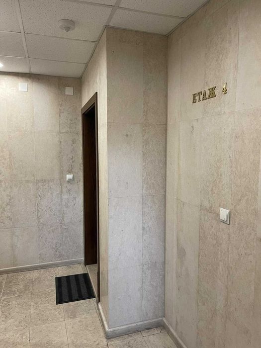 Дава се под наем Тристаен апартамент в Варна, Център - 120 кв.м за 1196.97 € - Снимка #3