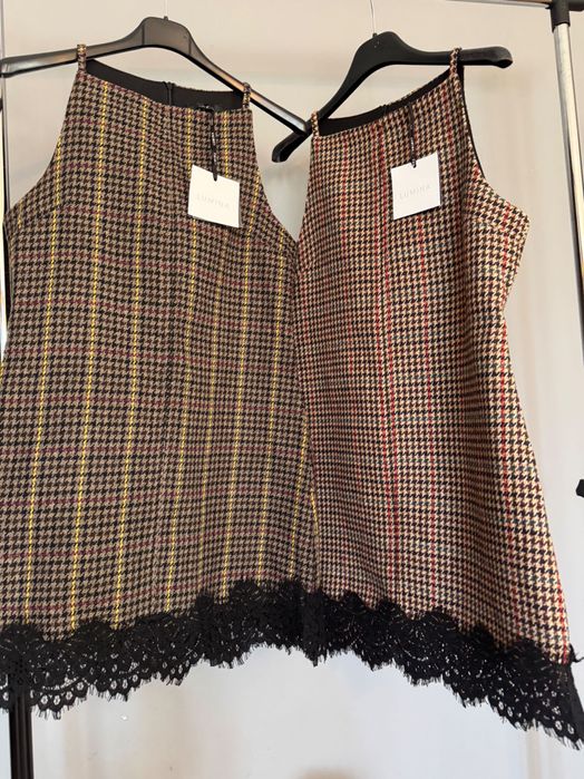 Италианска Рокля каре с вълна и дантела