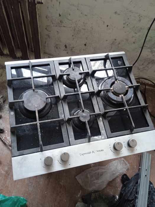 Продаю газ плиту состояние б у