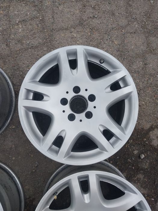 Диски оригинал R16 на Mercedes.