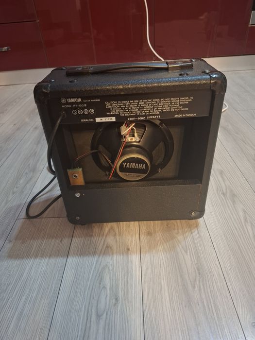Vand Amplificator Chitara Yamaha HY-10 G III 25 W