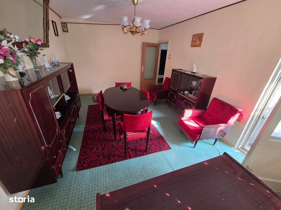 Apartament 3 camere, --Zona Anaf,--- Etaj.2/4
