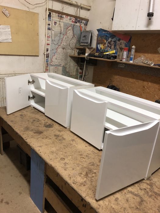 Vand bancuta pt hol, cu spatiu de depozitare si tavan tapitat, alba !!