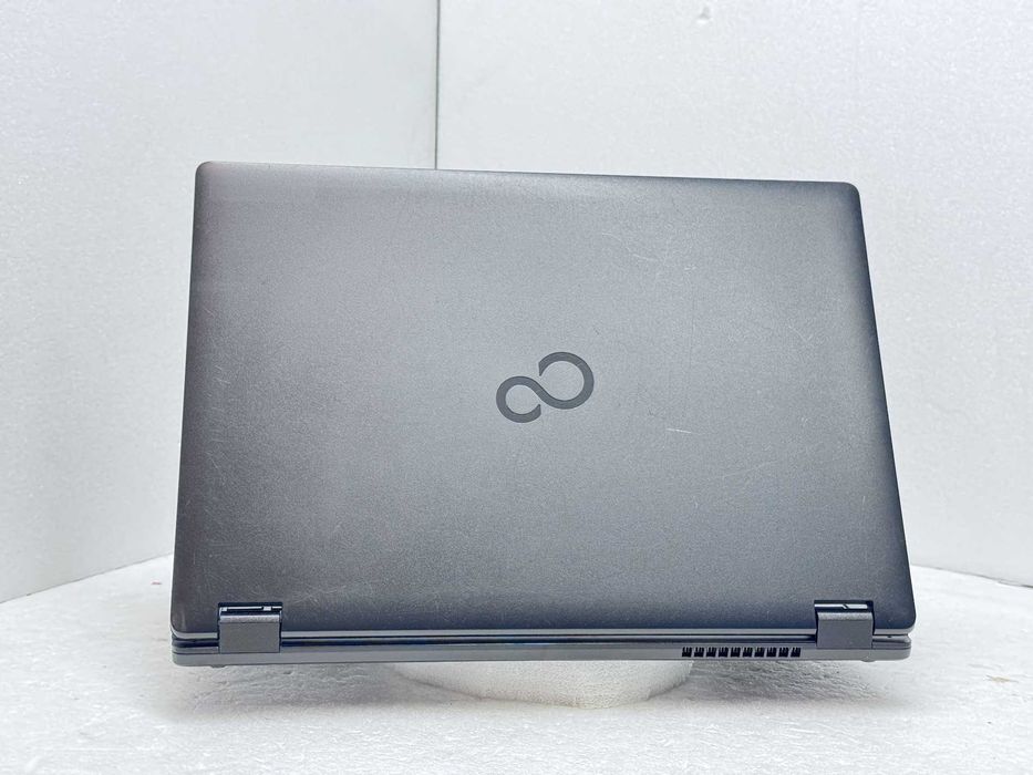 Реновиран лаптоп Fujitsu LIFEBOOK E5410 i3-10110U 16GB 260GB NVMe с гаранция
