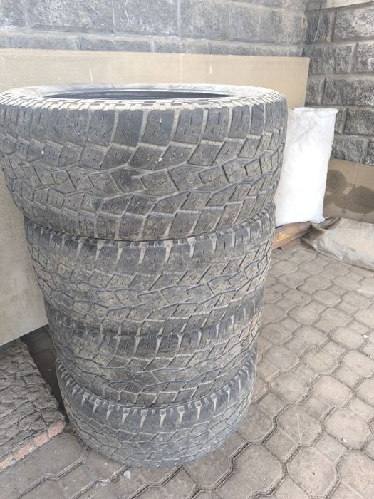 285/50/20 A/T Toyo