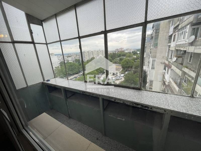 Двустаен апартамент за продажба, с отделна кухня, в кв. Младост 2, Вар