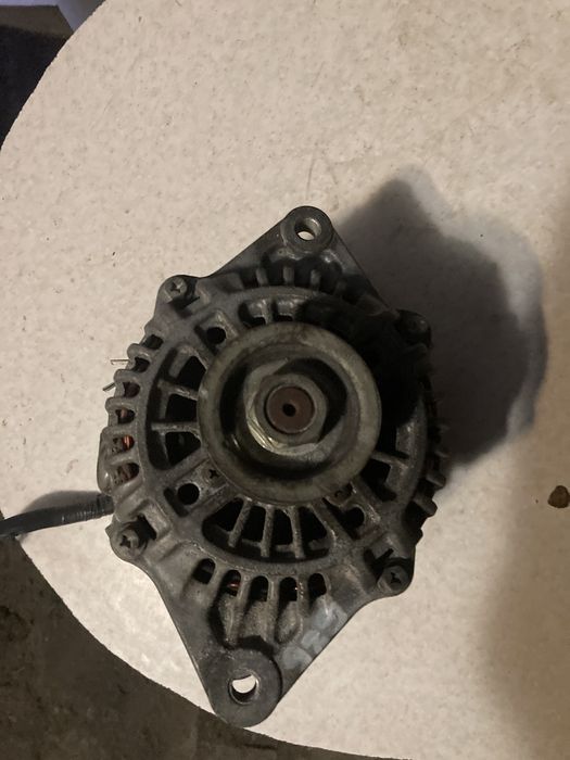 Генератор мазда 626.