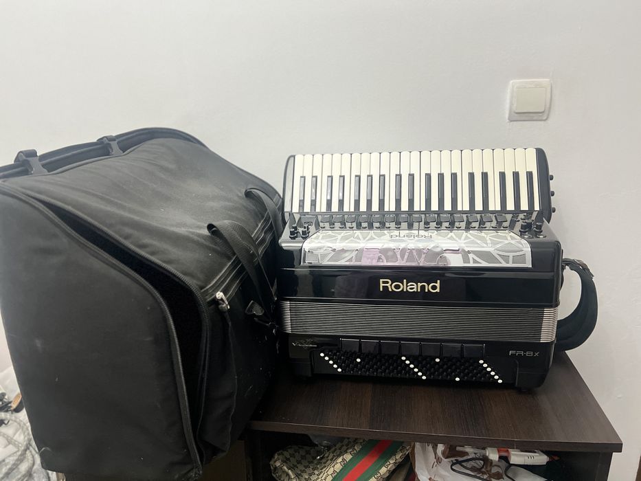 Roland fr8x.